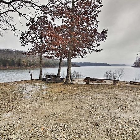 Rustic Stockton Lake Cabin Half Mile To Boat Ramp! Екстериор снимка